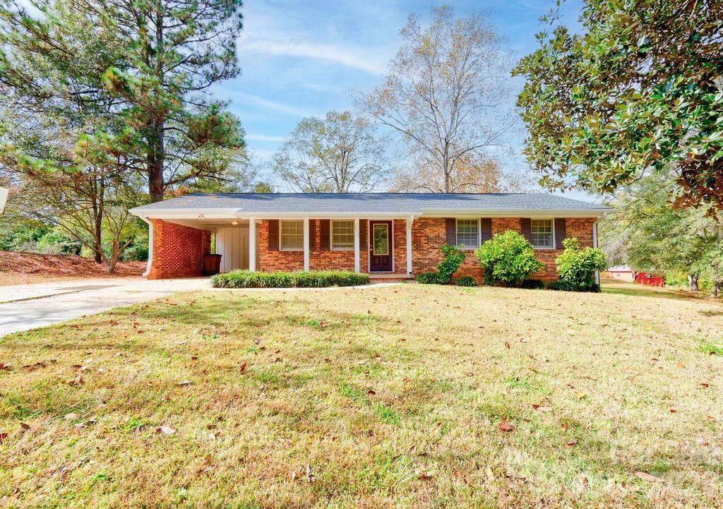 Property Photo:  3018 Delano Place  NC 28152 