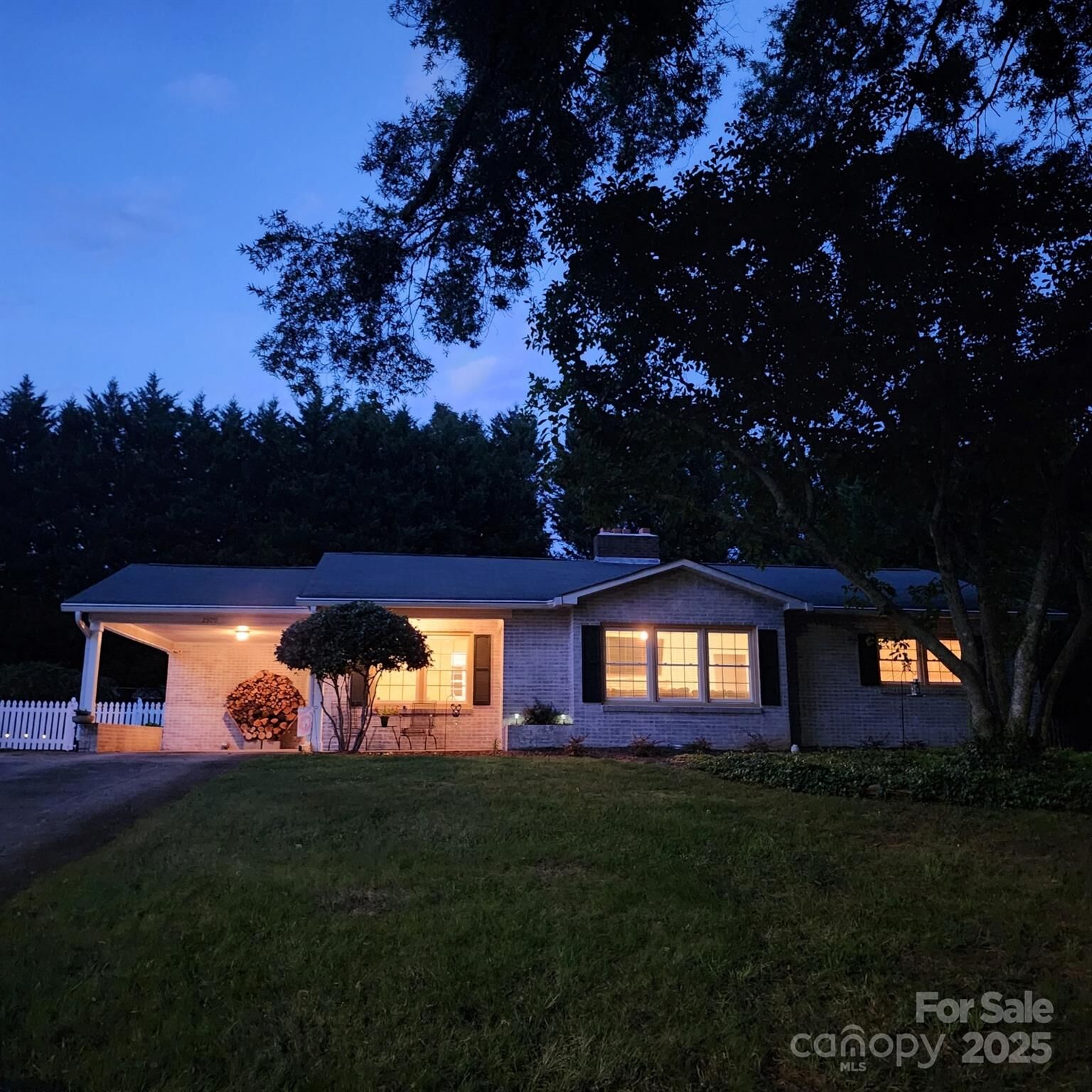 Property Photo:  2309 Briarwood Street SW  NC 28645 