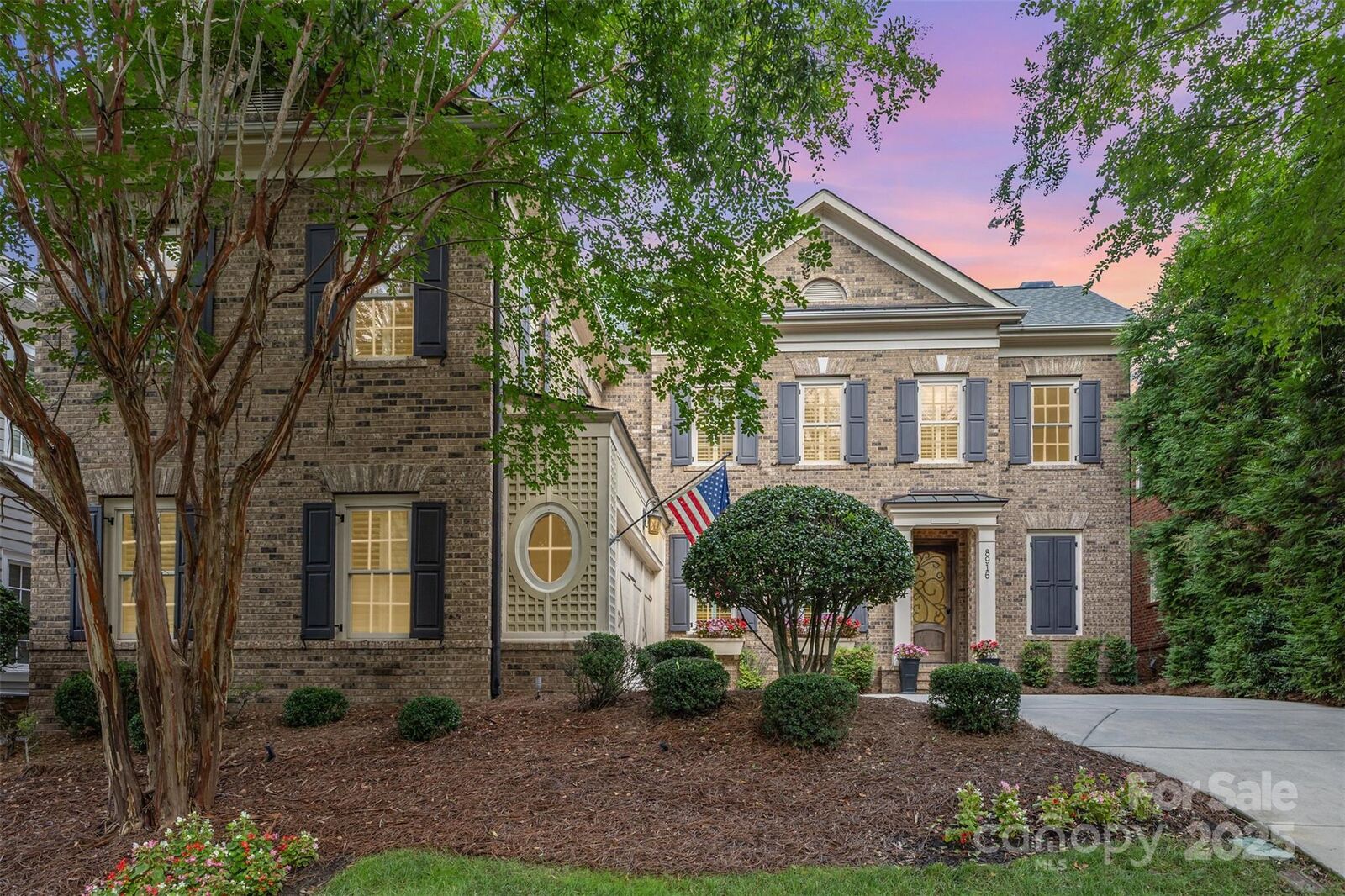 Property Photo:  8916 Heydon Hall Circle  NC 28210 