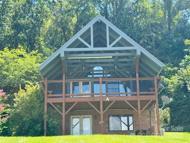 Property Photo: 1170 Ratcliff Cove Road NC 28786