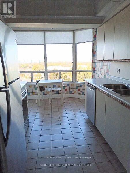 Photo de la propriété:  1131 Steeles Avenue West 814  ON M2R 3W8 