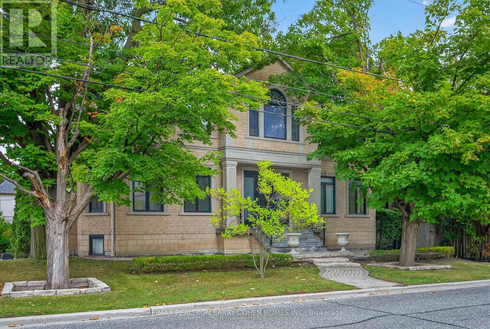 Property Photo:  63 Gordon Road  ON M2P 1E3 