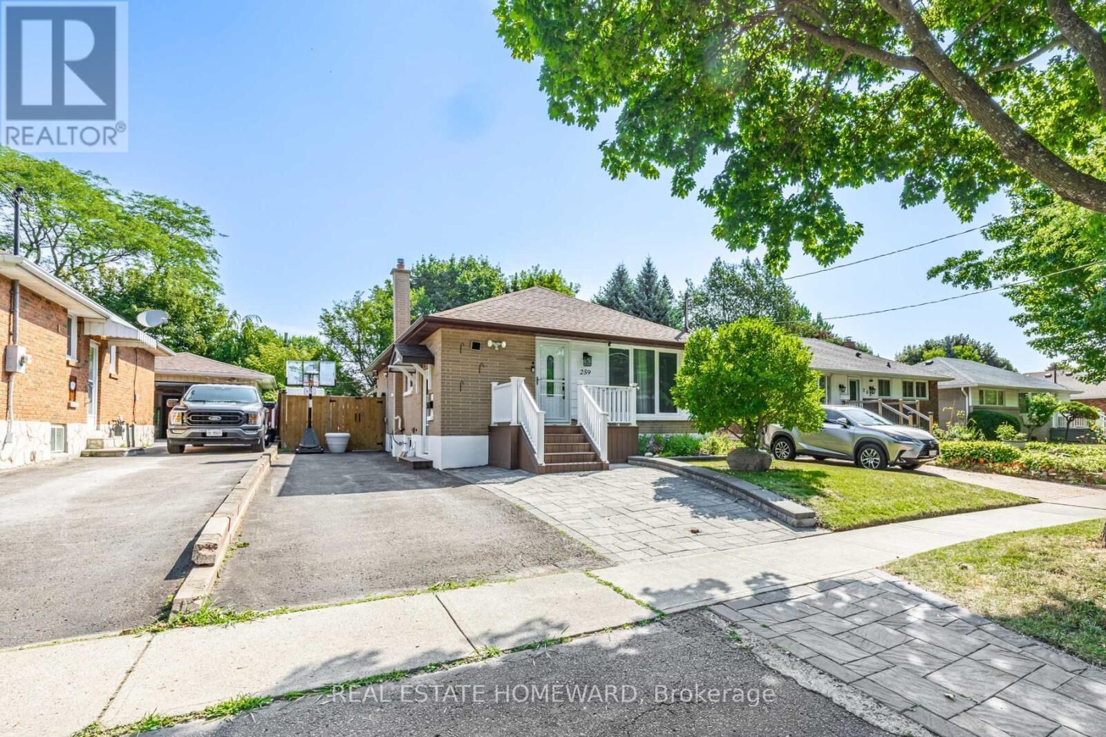 Property Photo:  259 Windsor Street  ON L1H 6G5 