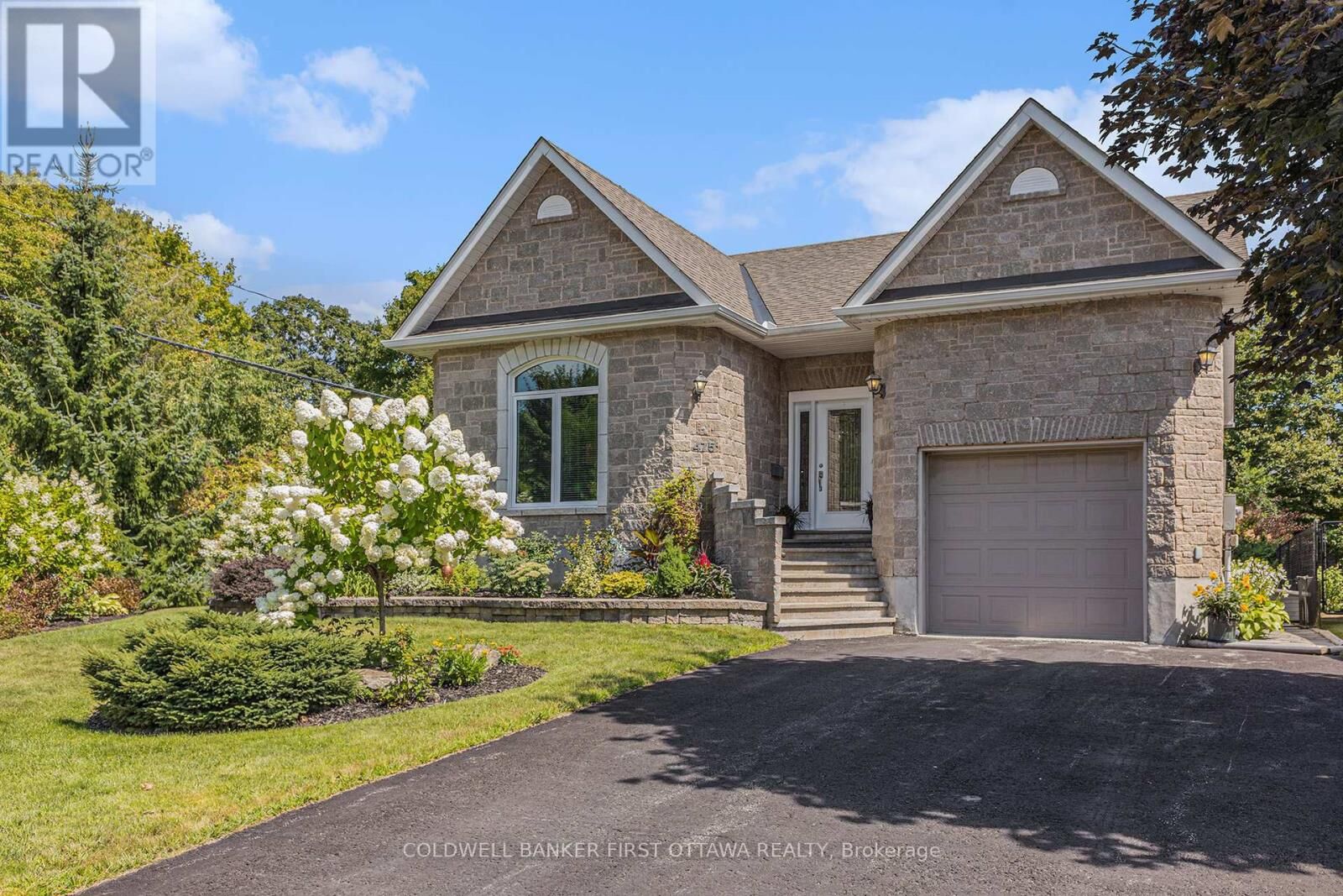 Property Photo: 475 Moffatt Street ON K7C 4V8