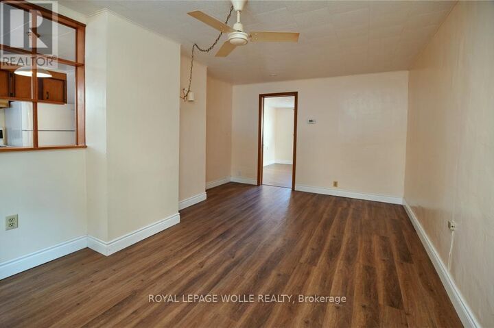 Property Photo:  117 Front Street  ON N0B 2E0 