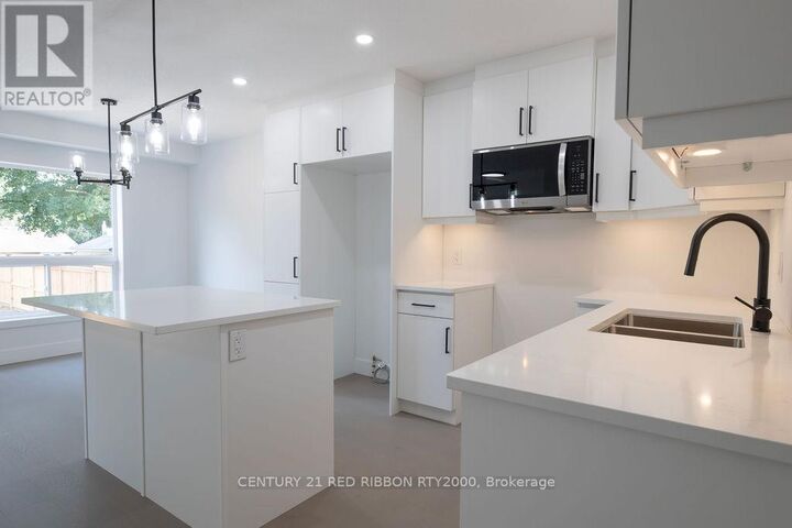 Property Photo:  122 Burns Street  ON N7G 1E8