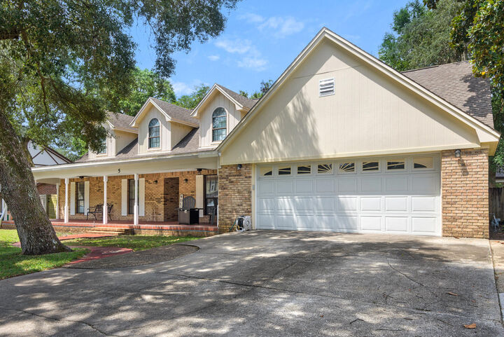 Property Photo: 5 Shady Lane FL 32569