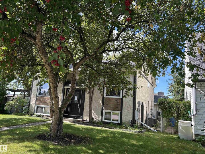 Property Photo:  52 Greystone Drive  AB T7X 1X2 