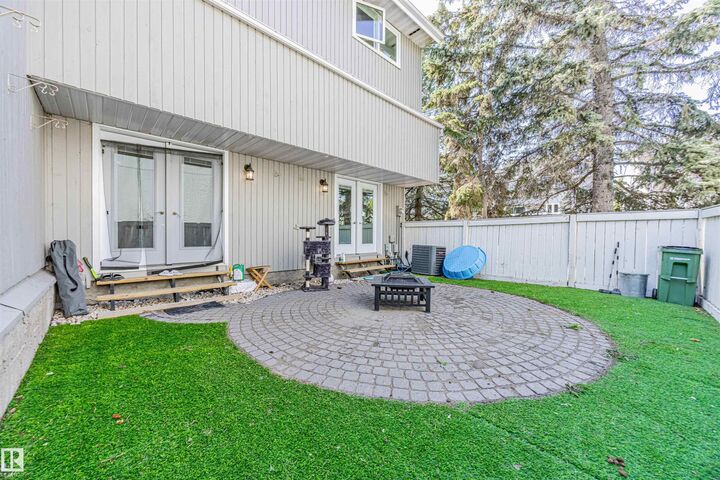 Property Photo:  3044 108 Street NW  AB T6J 3S6 