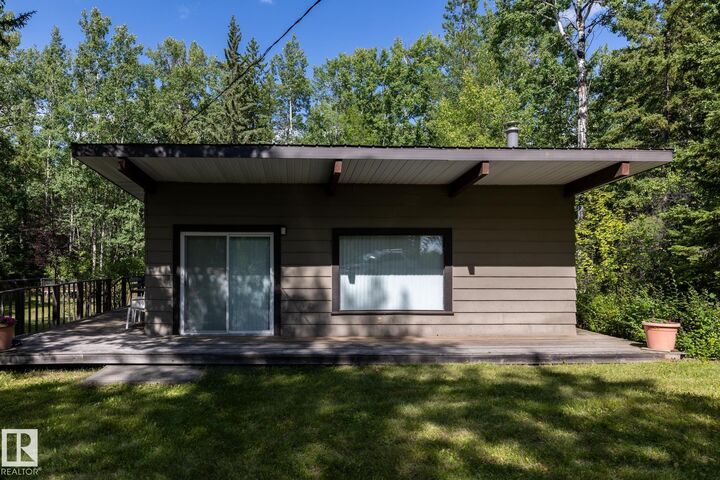 Property Photo: 1420 Twp Road 554 AB T0E 1V2