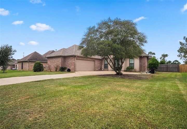 Property Photo:  111 Clubhouse Drive  LA 71485 