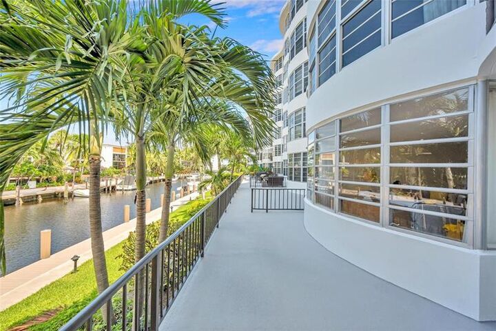 Property Photo: 3051 NE 48th St 103 FL 33308