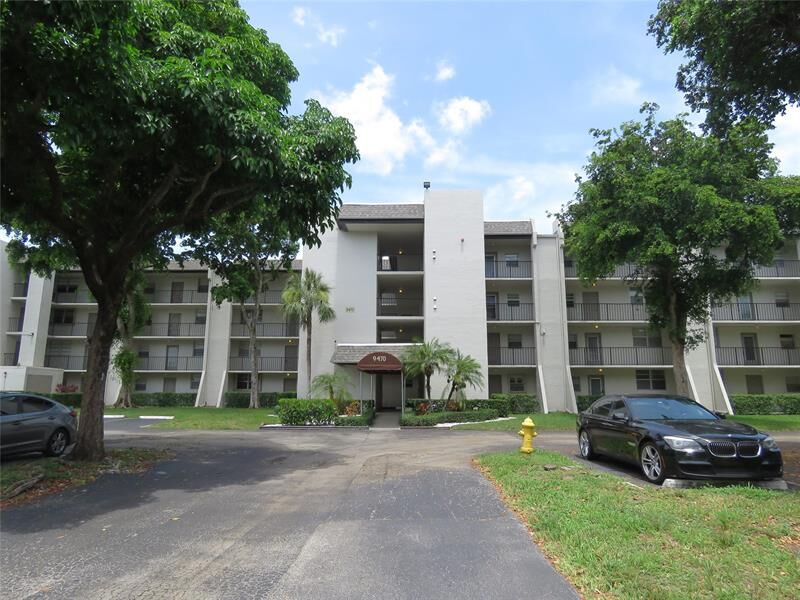 Property Photo: 9470 Poinciana Pl 407 FL 33324