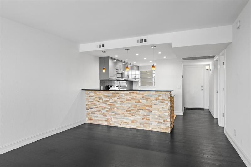 Property Photo:  9470 Poinciana Pl 407  FL 33324