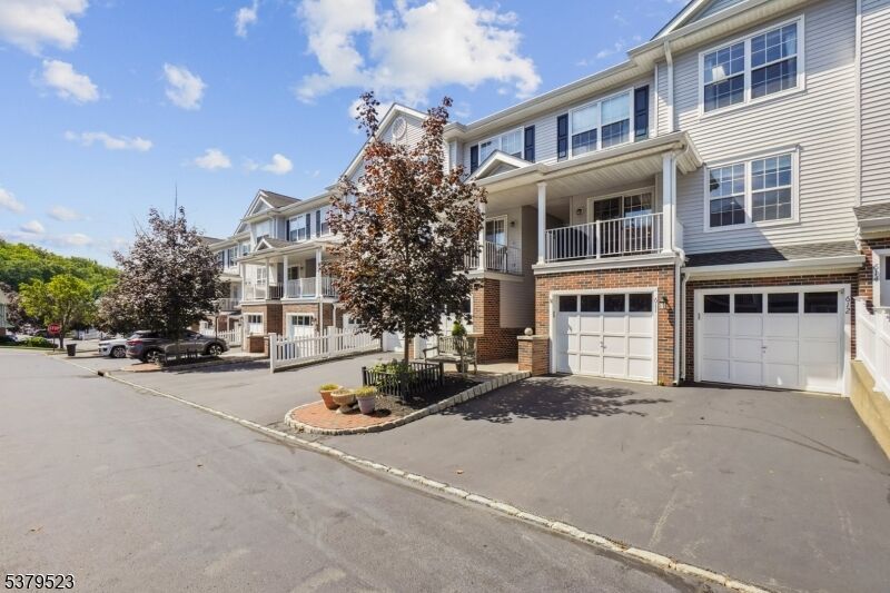 Property Photo: 611 Knollwood Ct NJ 07834