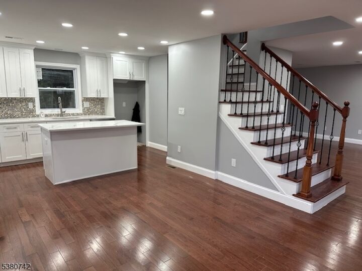 Property Photo: 1552 Elaine Ter NJ 07083
