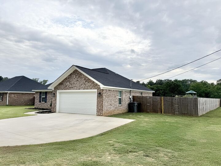 Property Photo: 123 Cheryl Dr MS 39702