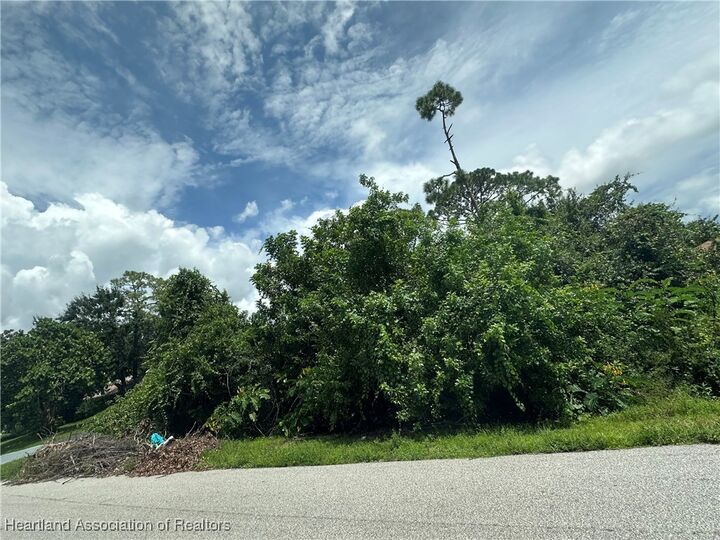 Property Photo: 4616 Lake Haven Boulevard FL 33875