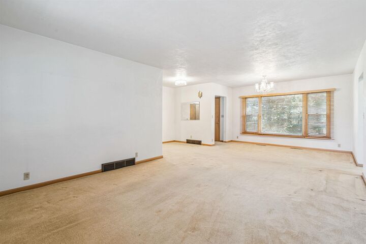 Property Photo: 100 Hillside Dr W IA 50662