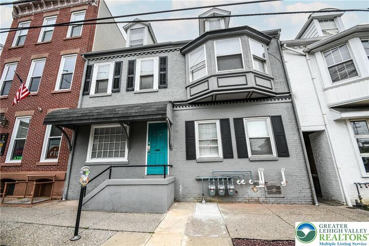 459 W Linden 2-A  Allentown City PA 18102 photo