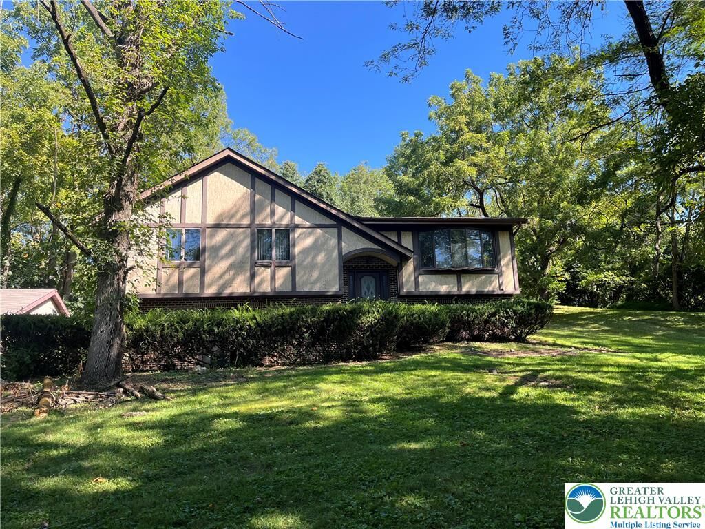 Property Photo: 6445 Jackosonville Road PA 18014