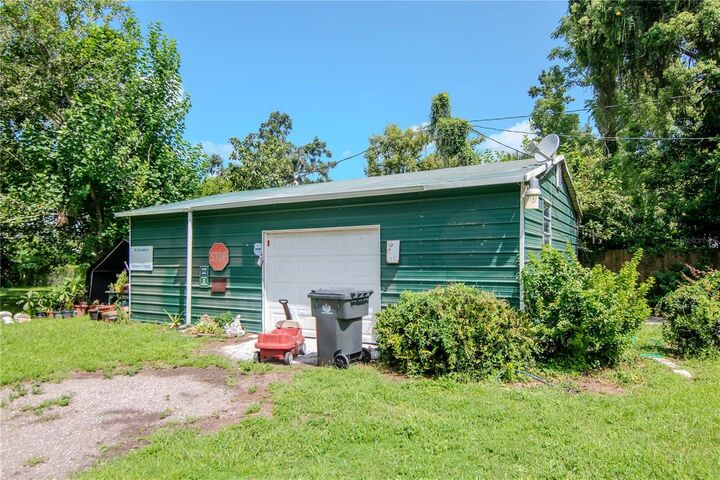 Property Photo: 128 N Montclair Avenue FL 33510