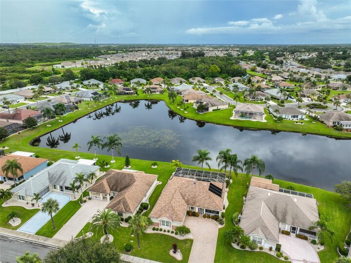 Property Photo: 2307 Emerald Lake Drive FL 33573