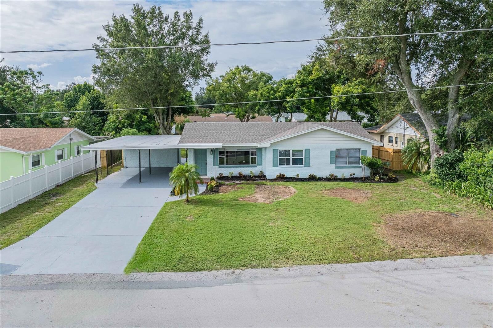 Property Photo: 1520 Avenue H NE FL 33881