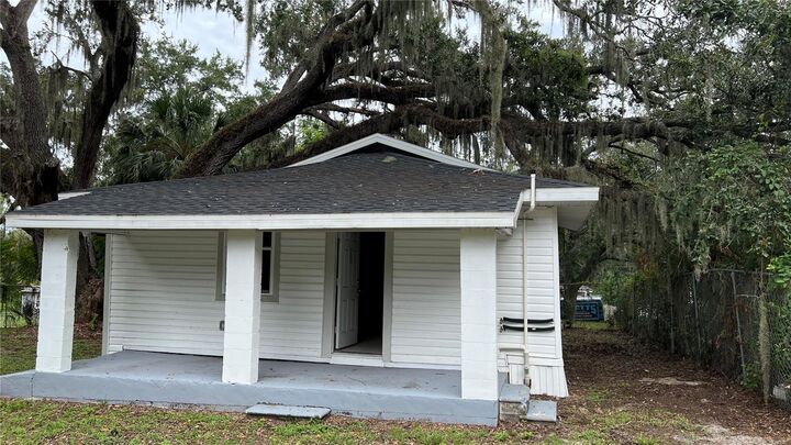 Property Photo: 616 W Crawford St FL 33805