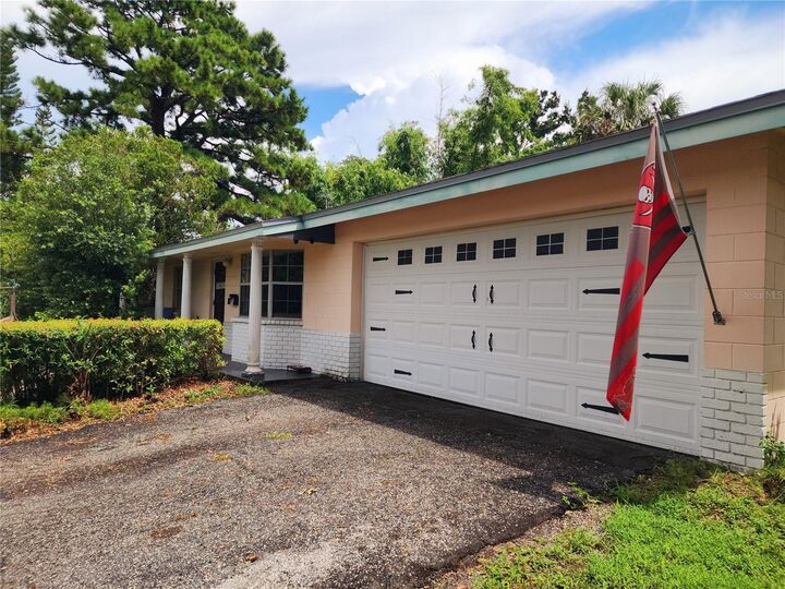 Property Photo: 1984 64th Avenue N FL 33702