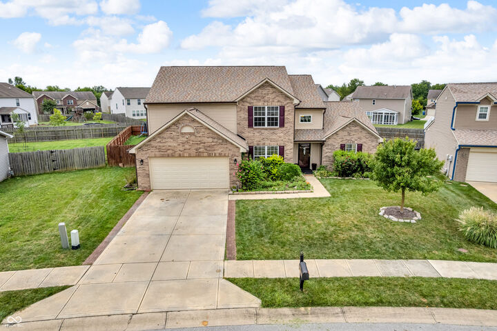 Property Photo: 1604 Gleneagle Drive IN 46239