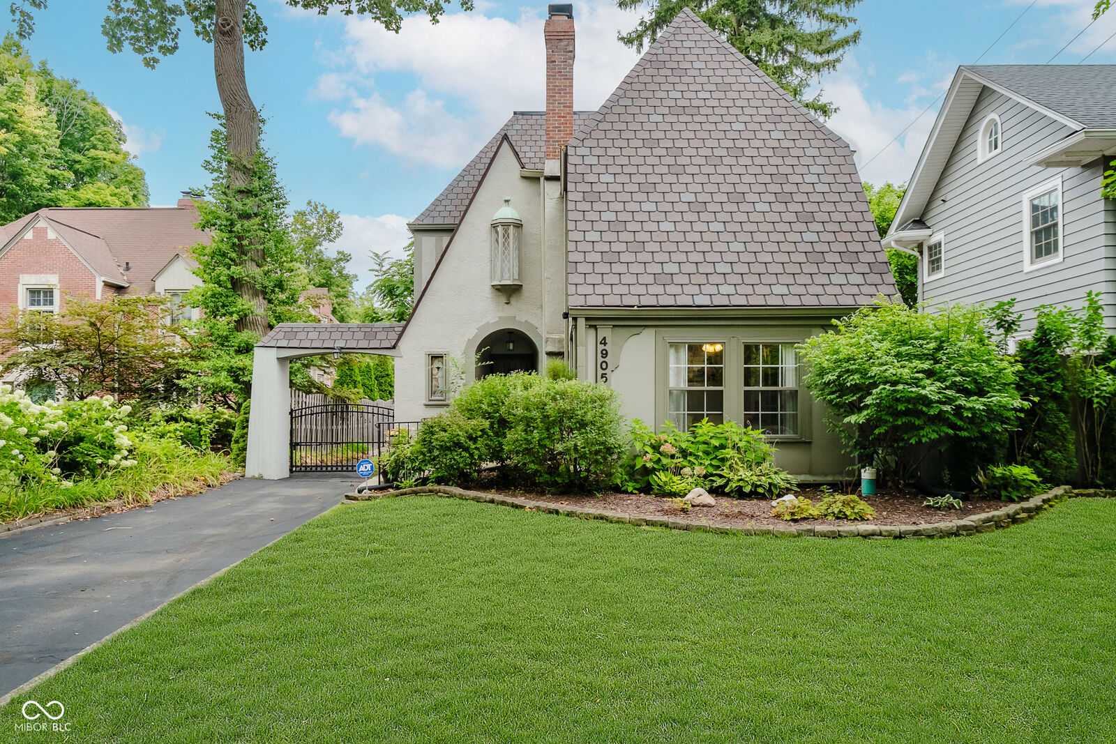 Property Photo: 4905 N Illinois Street IN 46208
