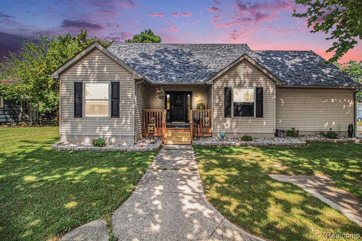 26312 Ypsilanti Street  Flat Rock MI 48134 1539 photo