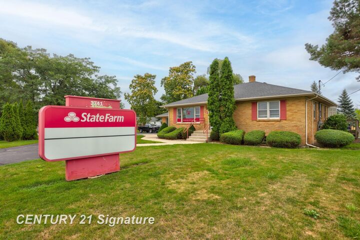 Property Photo: 3741 Tittabawassee Road MI 48604