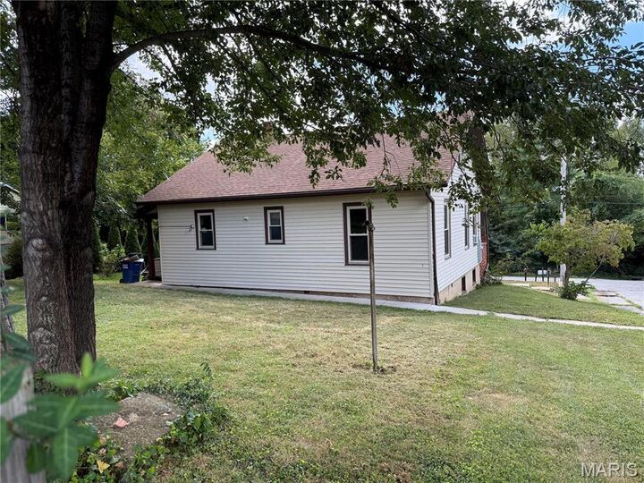 Property Photo: 5509 Walnut Street MO 63322