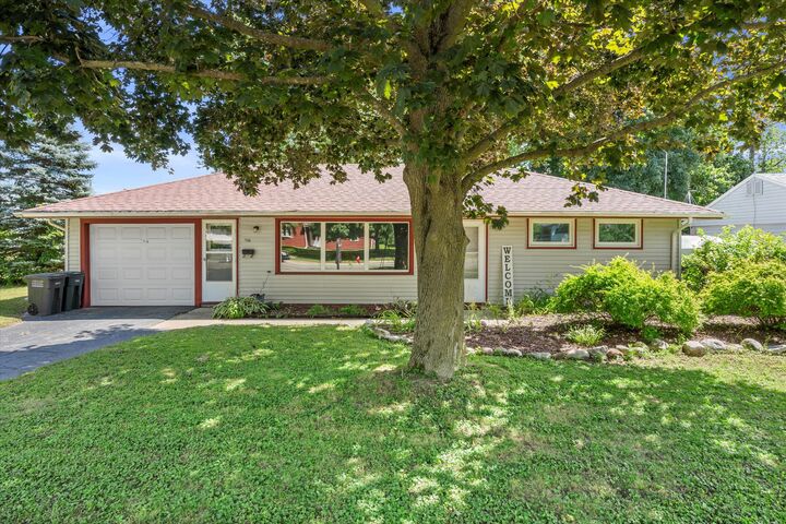 Property Photo: 627 Pine St WI 53149