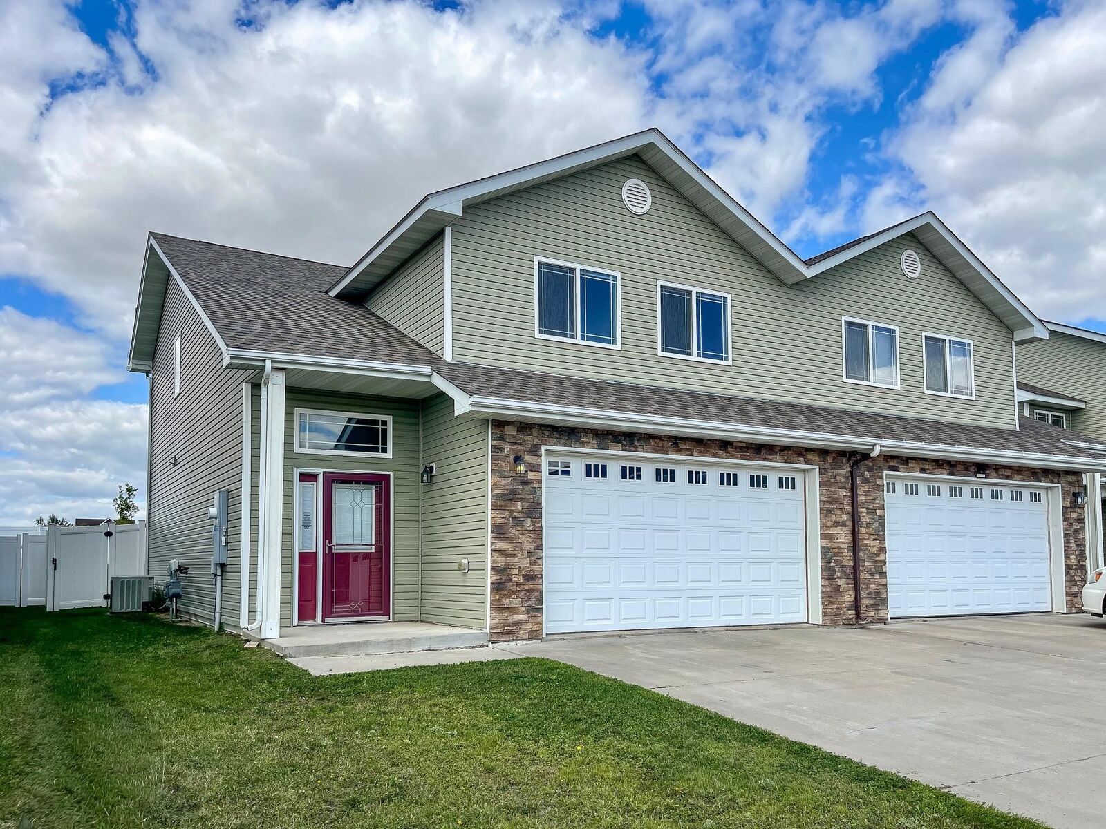 Property Photo:  2310 14th St NW  ND 58703 