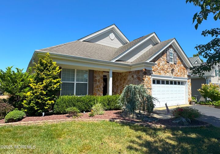 Property Photo: 7 Elmswell Court NJ 08527