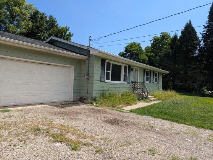 Property Photo:  2101 Maple Lane  MI 49058 