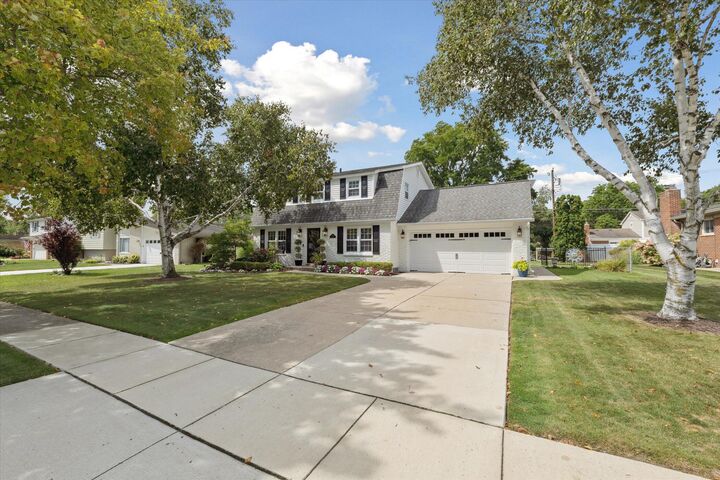 Property Photo: 17751 Golfview Street MI 48152