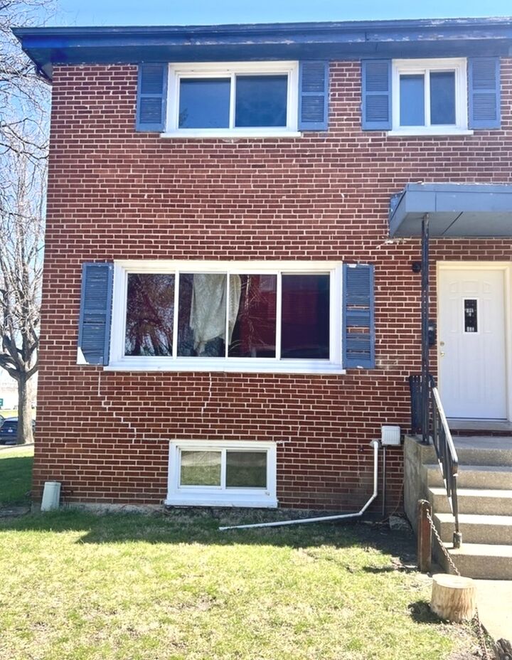 Property Photo:  905 W North Avenue A  IL 60181 