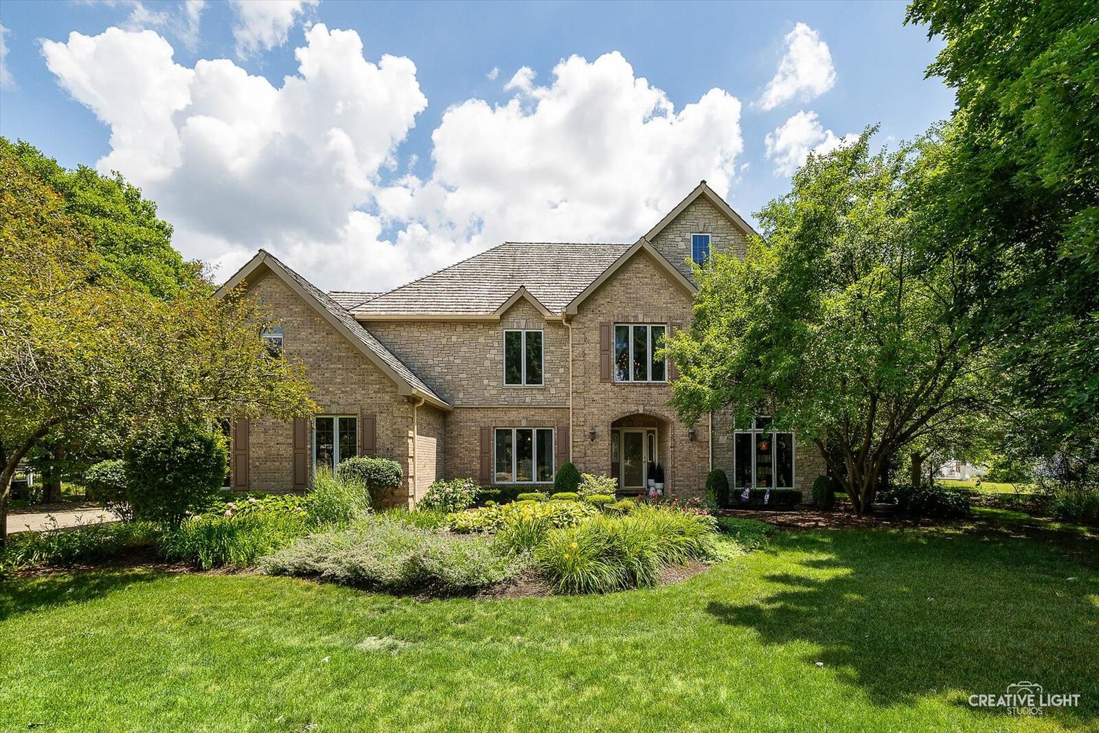 Property Photo:  4211 Legend Court  IL 60564