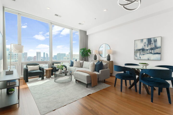 Property Photo: 500 W Superior Street 1907 IL 60654