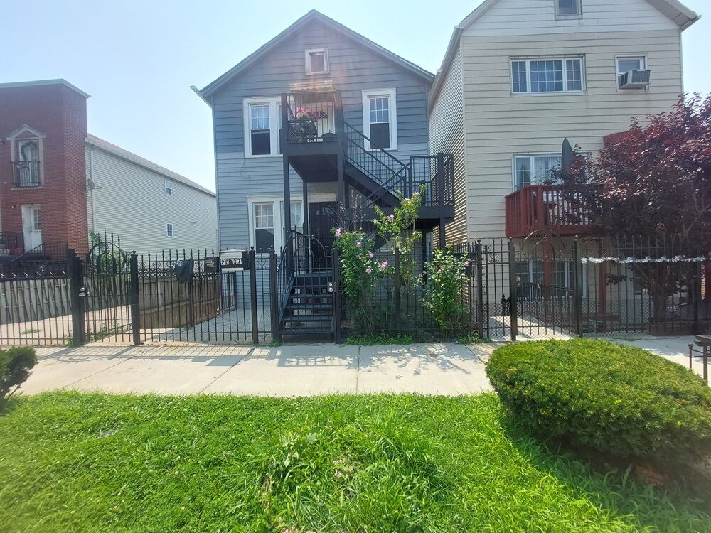 Property Photo: 2837 W 25th Street IL 60623