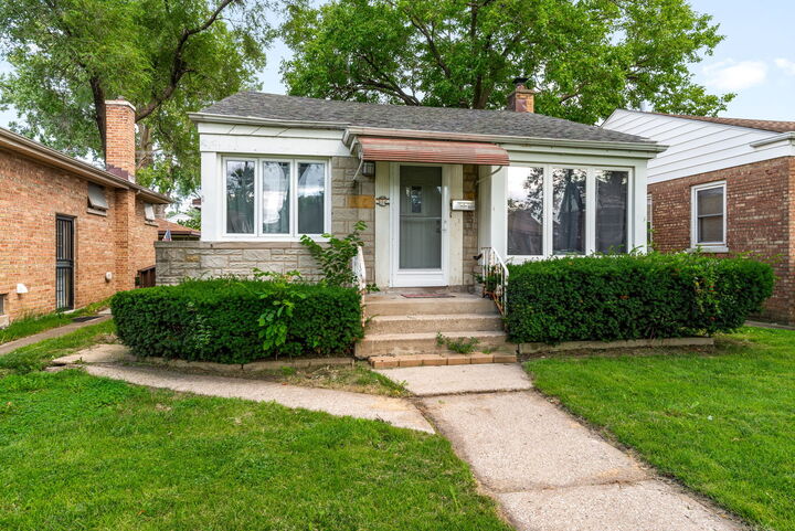 Property Photo:  117 Morris Avenue  IL 60104 