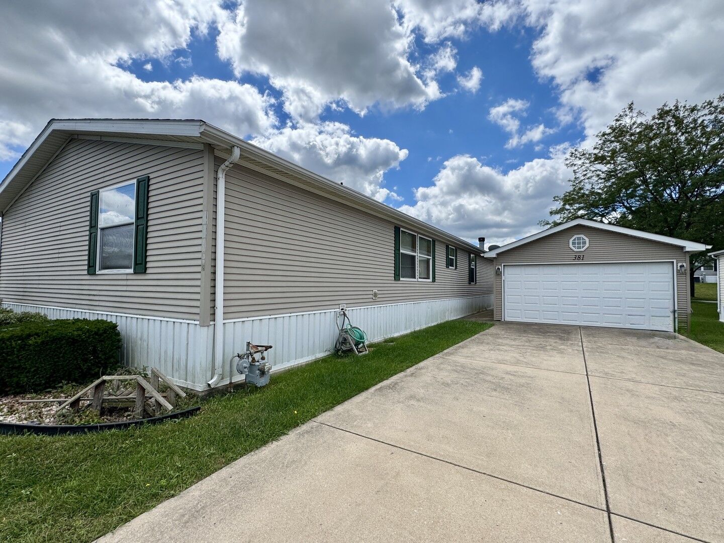 Property Photo: 381 Marigold Circle IL 60443
