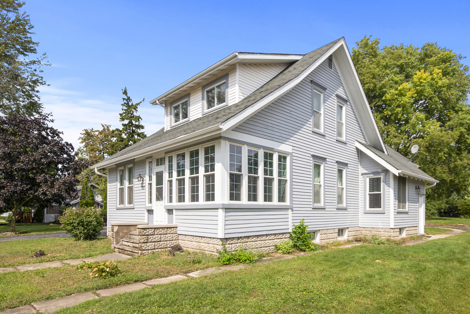 Property Photo: 717 Miller Street IL 60401