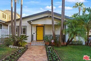 Property Photo:  1102 Maple Street  CA 90405