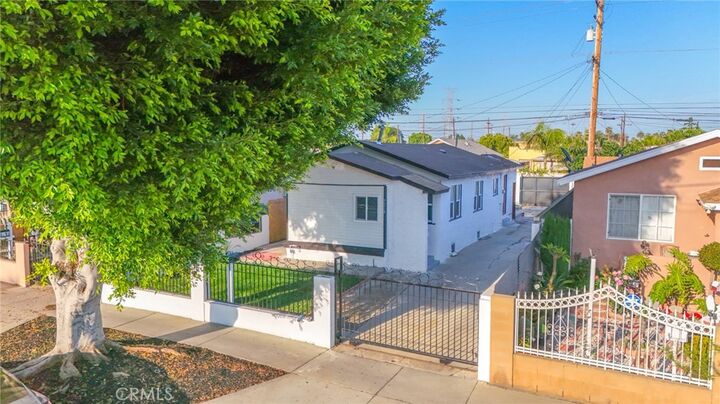 Property Photo:  9218 Hooper Avenue  CA 90002 