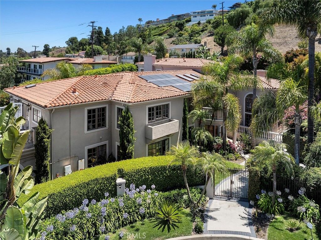 Property Photo:  924 Via Mirada  CA 90274 